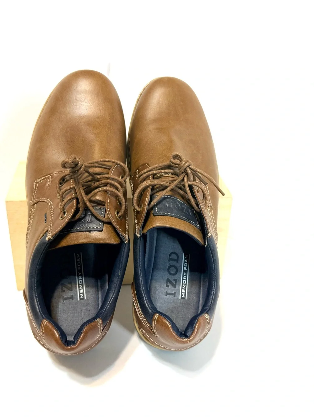 IZOD Cal Oxford Lace Up Casual Shoes Mens 9.5 NWOT
